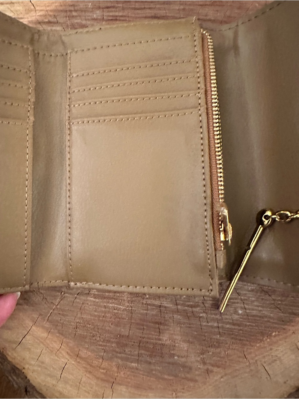 Love & Lore - Floral Brown Key & Card Holder with Gold-Tone Hardware - Picture 12 of 15